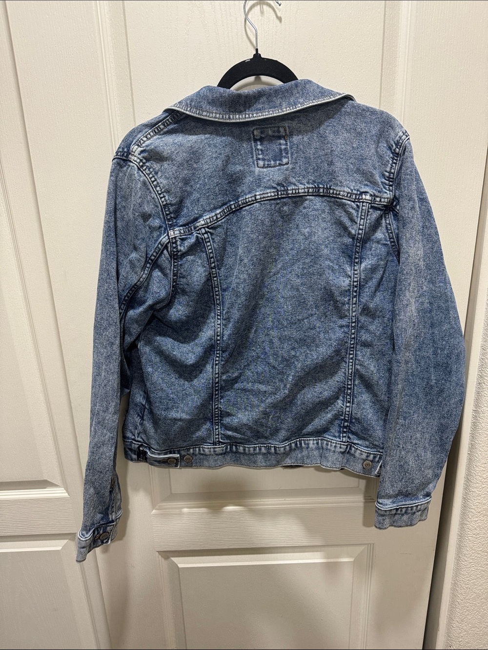 Sonoma Denim Jacket XL Light Wash Distressed Trucker Style - Picture 6 of 7